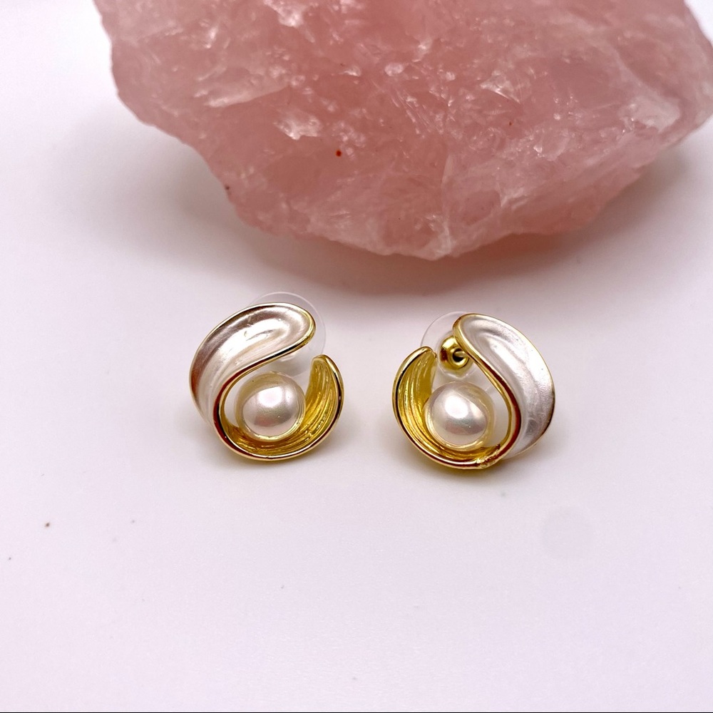 NEW Irregular Geometric Pearl Stud Luxury Trendy Designer Earrings